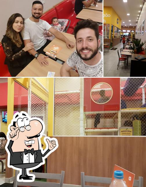 O interior do Digão Lanches