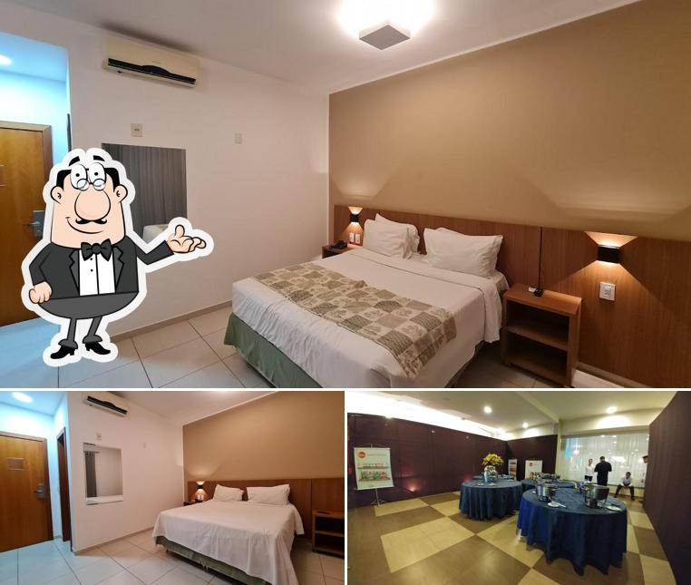 Sente em uma das mesas no Infinity Hotels Rio Verde