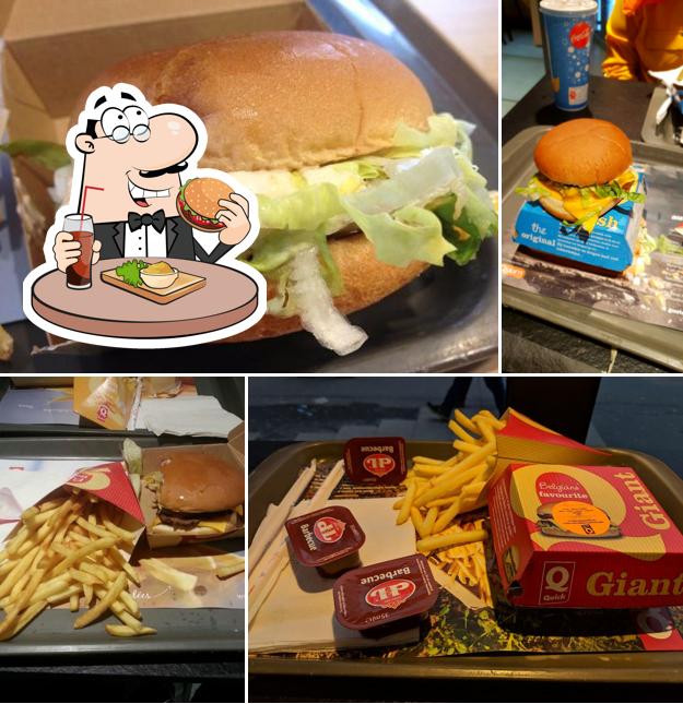 Essayez l'un des hamburgers disponible à Quick