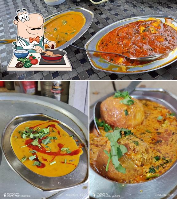 Chicken curry at Pandit Brothers Vegetarian Dhaba/jain food also available