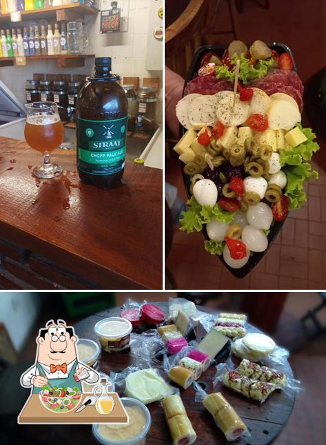 Salada grega em Casa Serrana Vinhos E Licores