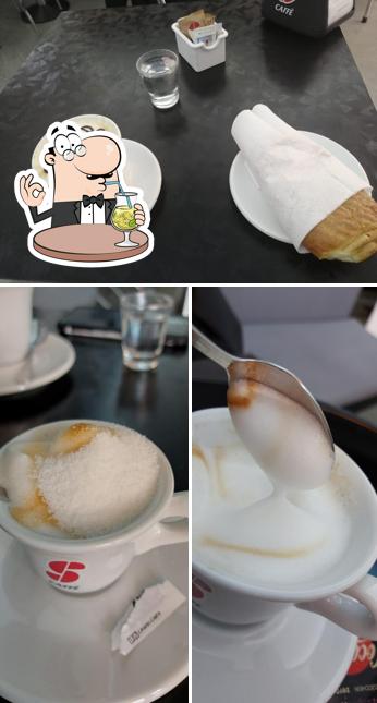 Cappuccino al Magic Bar