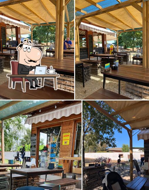 Gli interni di Bicigrill Parco Sangone (bar & ciclofficina)