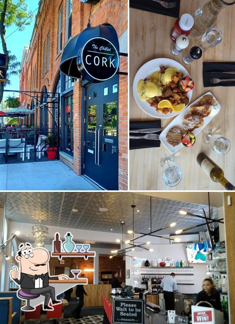 Installez-vous à l'une des tables de Chilled Cork