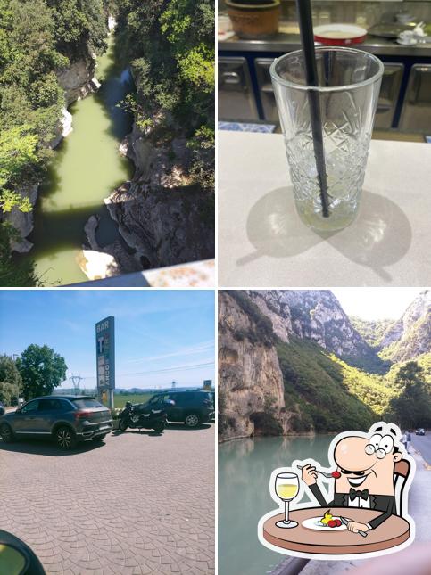 La immagine della cibo e esterno di Bar e Tabacchi Arcobaleno