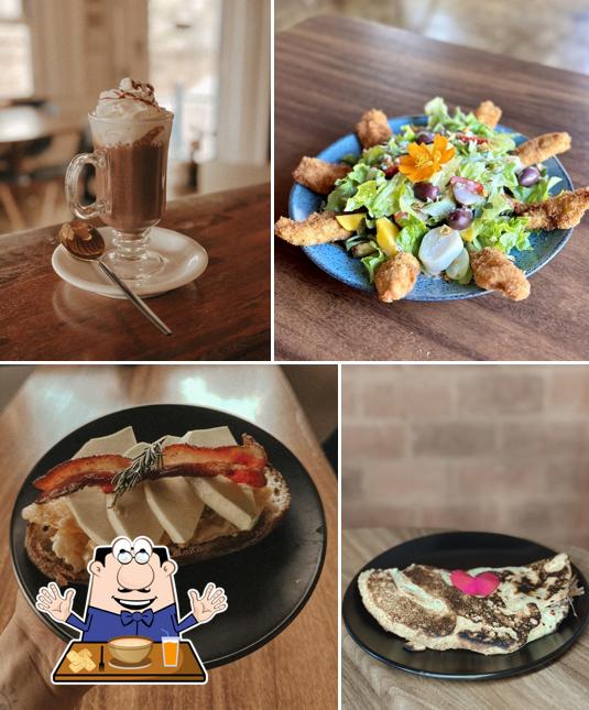 Comida em Um Café Bistrô