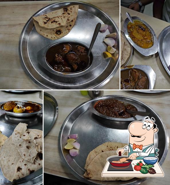 Chicken curry at Kashinath Sawji Restaurant