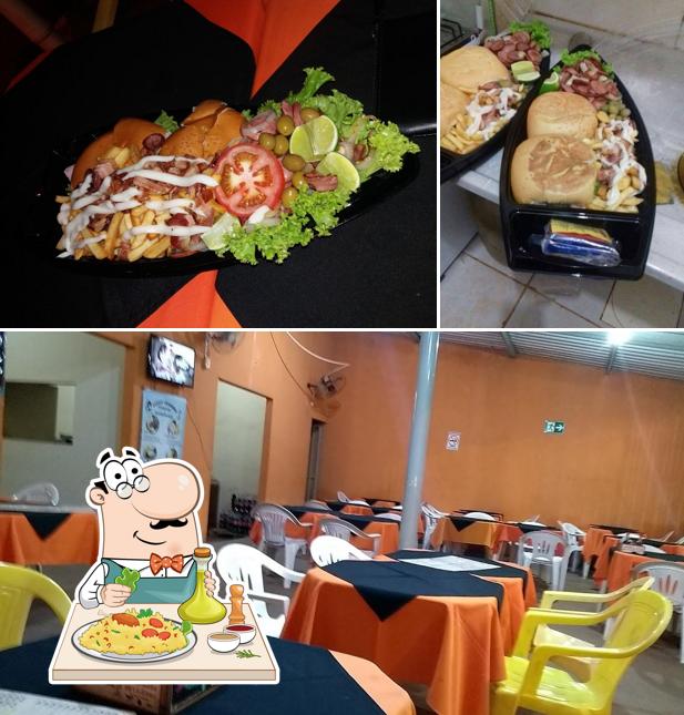 A imagem da comida e interior no Turbo Lanches Pizzaria e Grills Delivery