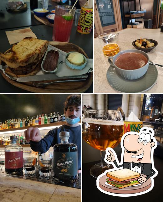 Toast al formaggio al Piano B Extraordinary Cafè