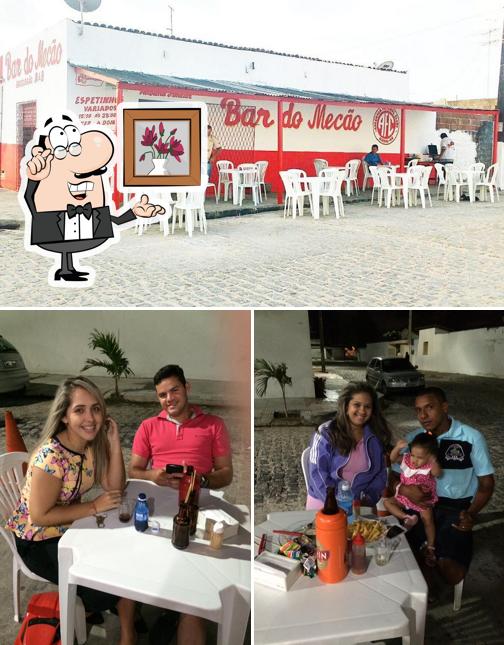 O interior do Bar do Mecão