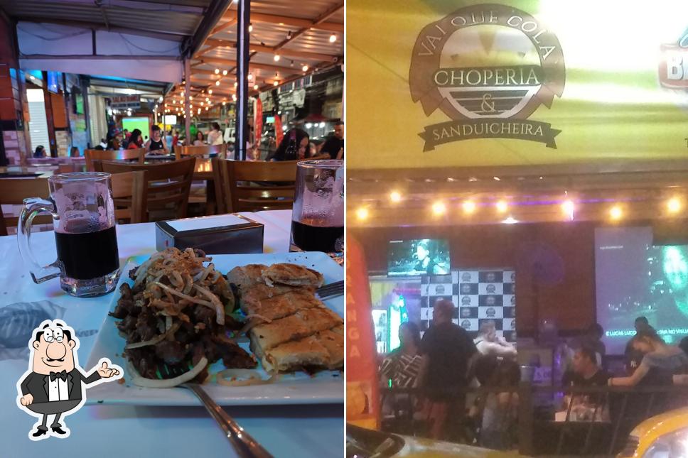 O interior do Restaurante Choperia Vai Que Cola