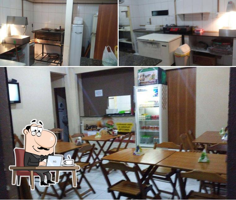 Veja imagens do interior do Burgo's Burger e Pizza