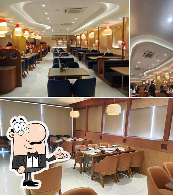 Check out how Sankalp Saffron & Sam's Pizza Quick Pick looks inside