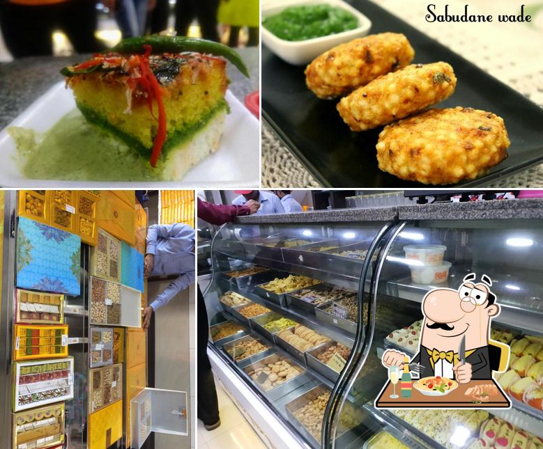 Food at RAGHUVIR SWEETS AND NAMKEEN (Raghuveer Sweets)