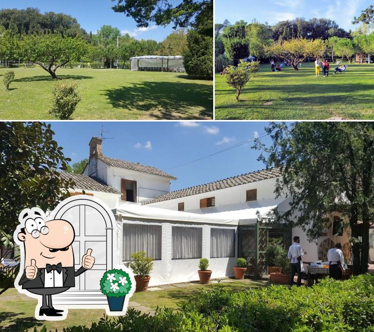 Puoi goderti l'aria fresca dal dehors di Castel Rovere