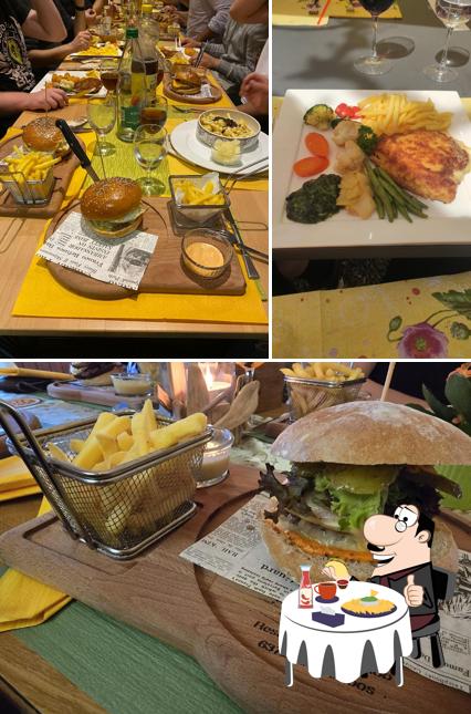 Ordina un hamburger a Restaurant St.Jakob Ennetmoos
