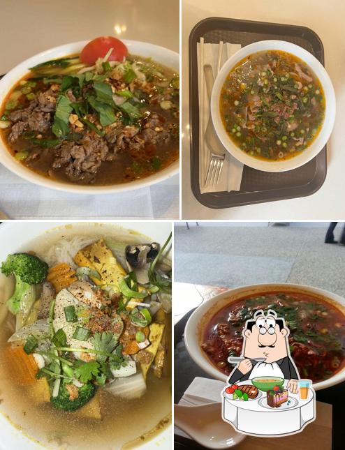 Soupe suanla à Spring Roll Chalet