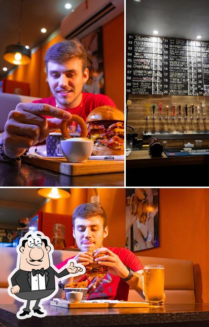 O interior do La Brasa Burger Itapema