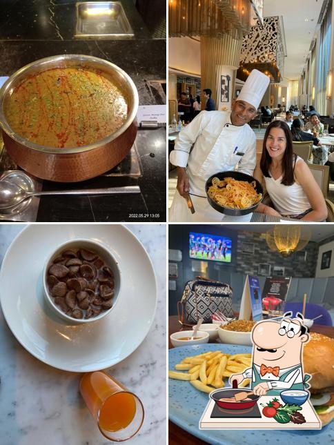 Chicken curry at MoMo Cafe - Courtyard by Marriott Agra