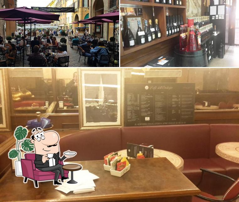 Dai un'occhiata agli interni di Caffè dell'Orologio