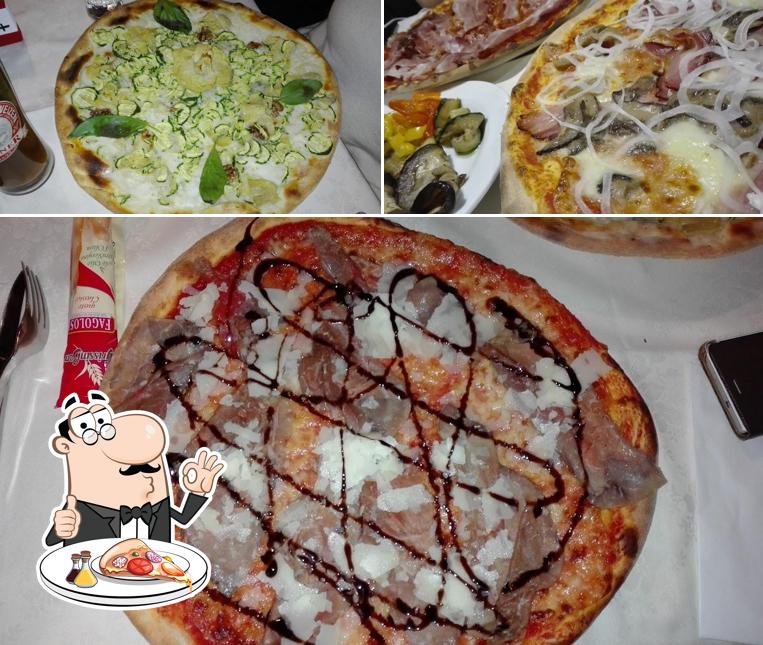 Ordina tra le molte varianti di pizza