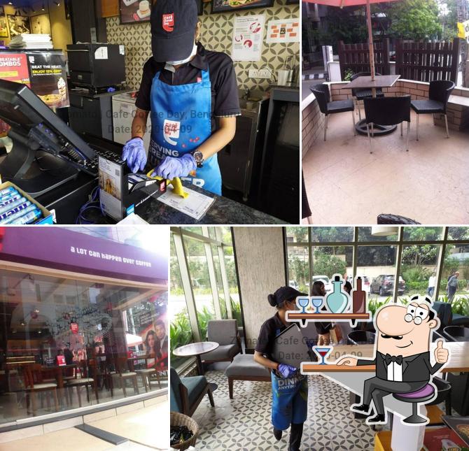 The interior of BAKERS DAY Bakery & Cafe