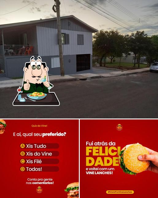 A comida e exterior do restaurante