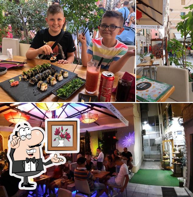 Siediti a un tavolo di Sushi & Juice Bar - Fresh and Hash