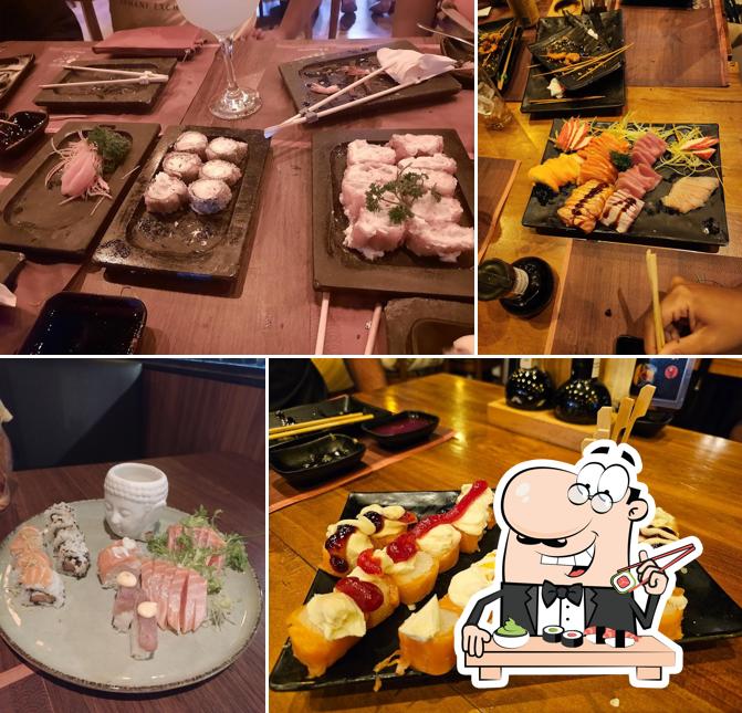 Rolos de sushi são disponibilizados no Sushi da Praça - Culinária Japonesa Parque Olímpico