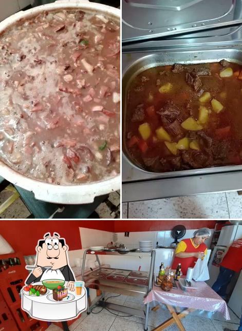 Sopa quente e azeda picante chinesa em Valmaik Refeições