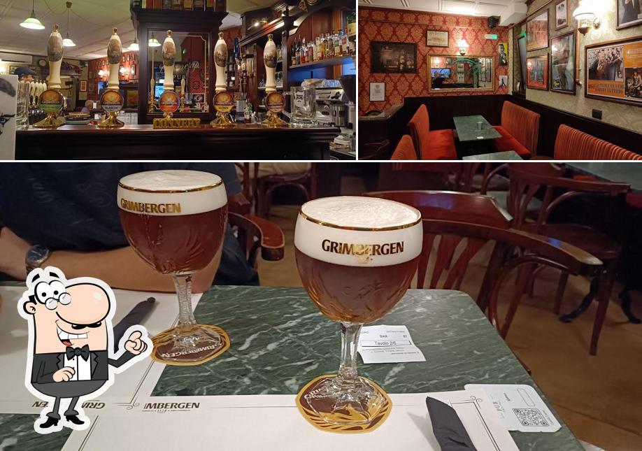 Siediti a un tavolo di Connery Pub