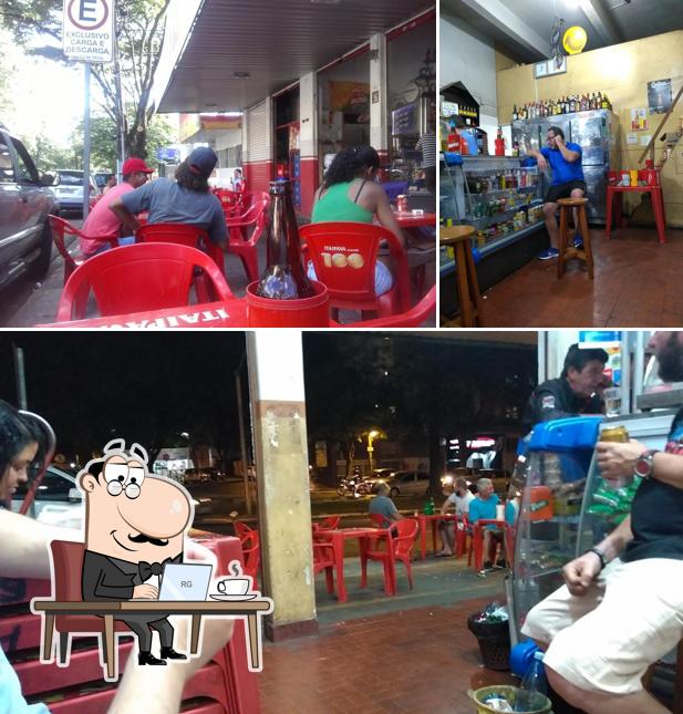 O interior do Bar do Moacir