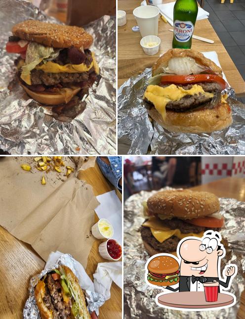 Concediti un bell'hamburger a Five Guys