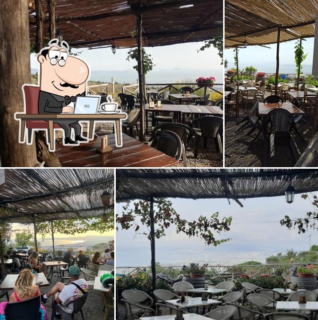 Siediti a un tavolo di Terrazza Due Golfi