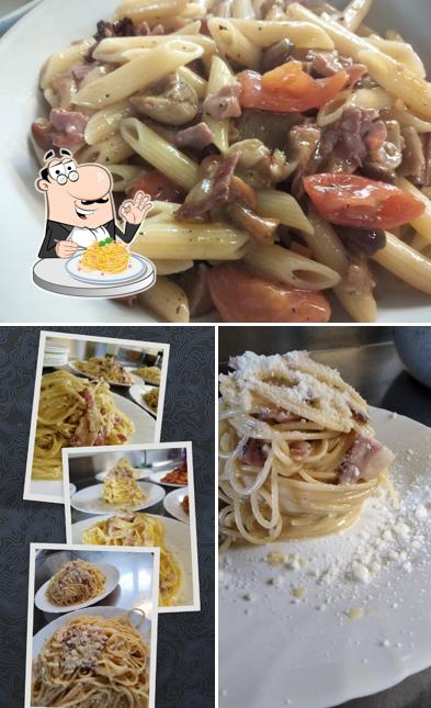 Spaghetti alla carbonara al Stazione di servizio Shell Nathy Bar lavaggio ristorante