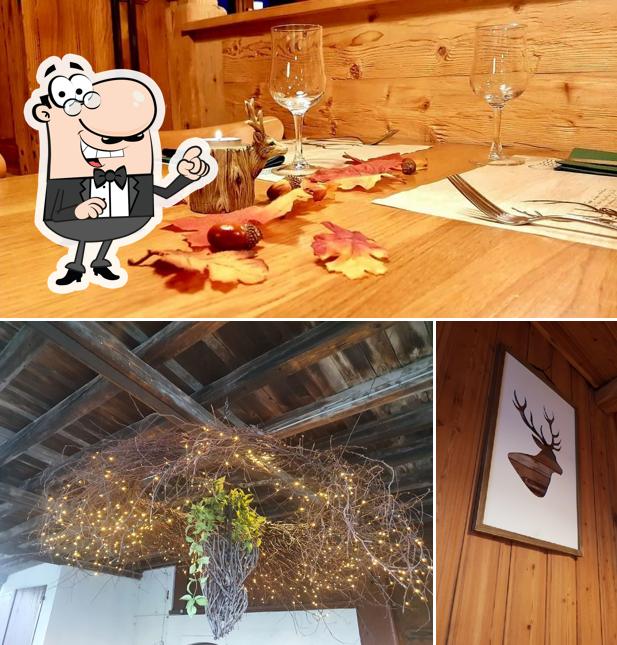 Gli interni di Café du Cerf