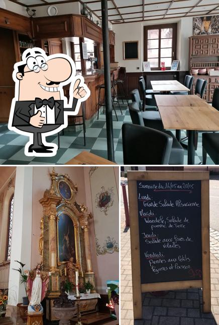 Regarder cette photo de AUX DEUX CLEFS