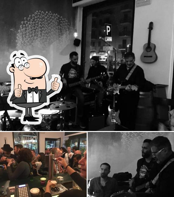 Vedi questa immagine di SANUK same same but different Milan