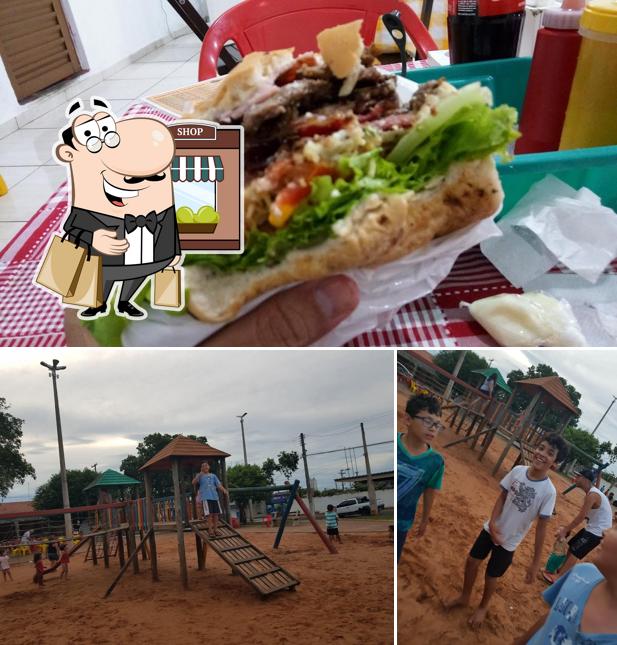 A exterior e cidadãos do restaurante