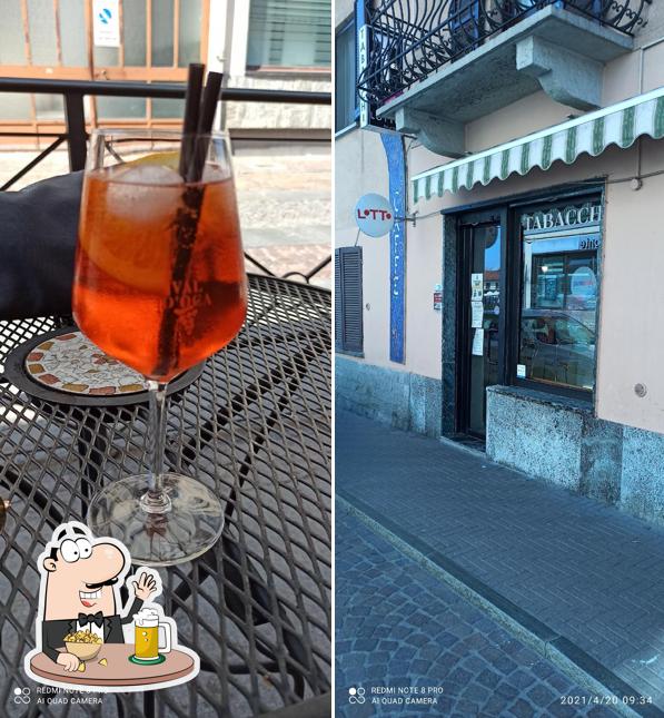 Puoi prenderti un rinfrescante bicchiere di birra chiara o scura