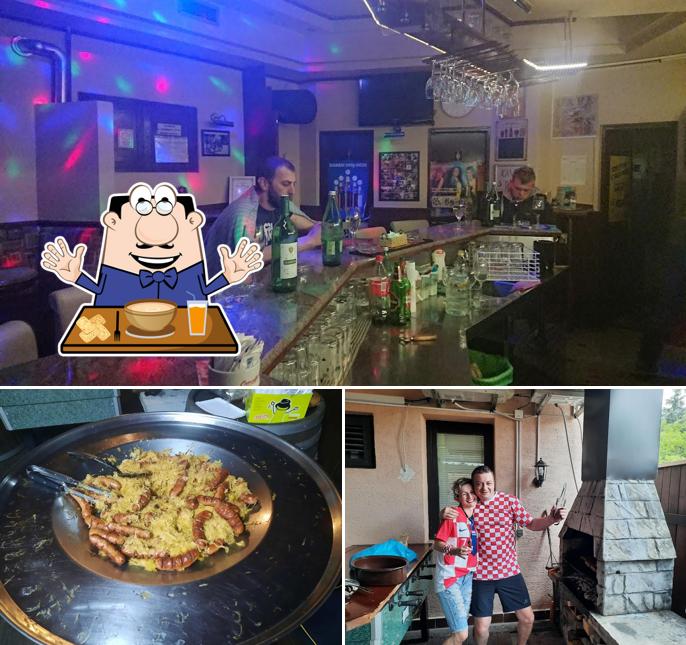 Questa è la foto che mostra la cibo e esterno di cafe ARGENTINA