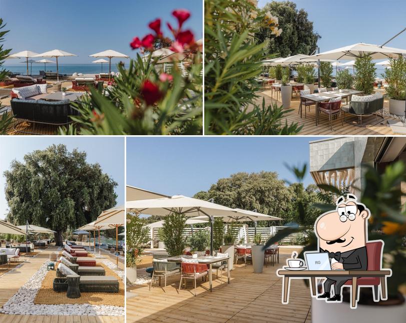 Meneghetti Beach Club