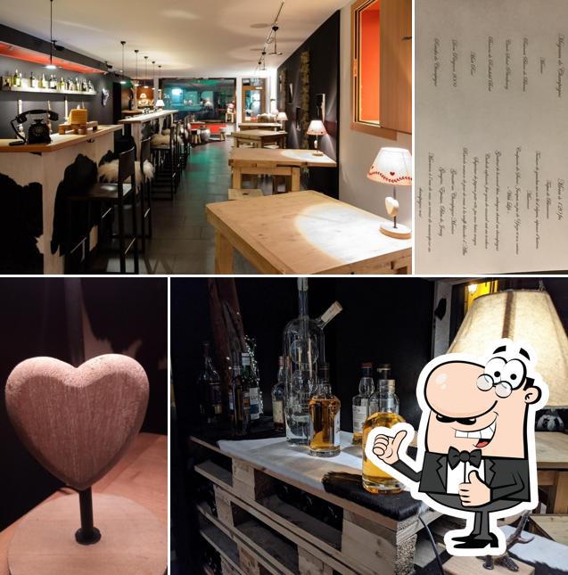 Guarda questa immagine di P.P. bar à vin