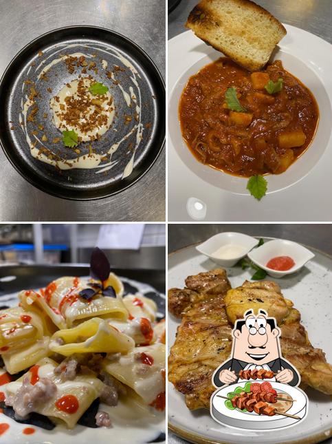 Cibo al Ristorante Rosso di Sera