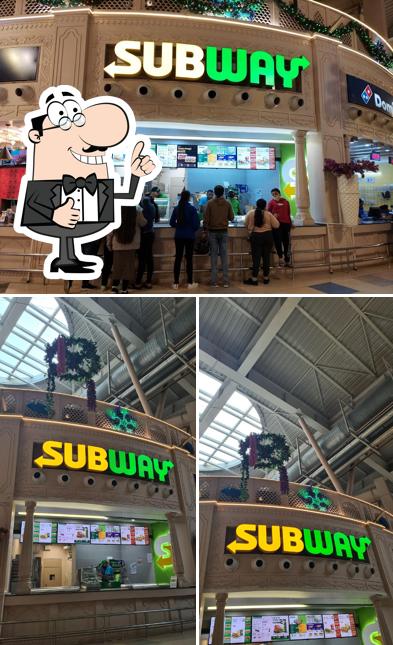 Look at this image of Subway Z Square Mall