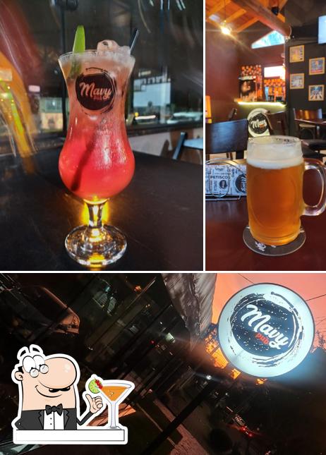 Esta é a ilustração apresentando bebida e exterior no Mavy Gastrobar Centro SJP