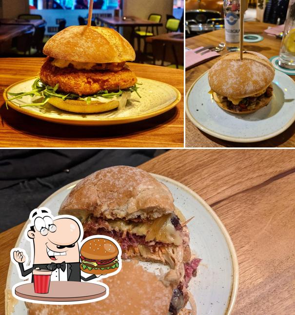 Ordina un hamburger a Lindemann's Try Out