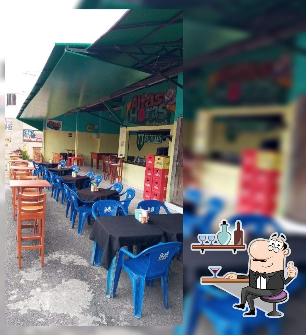 O interior do Altas Horas Bar & Restaurante