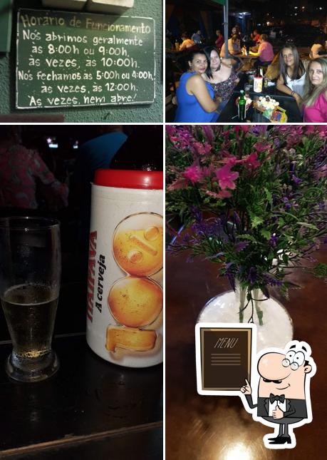 Dê uma olhada nos menu no quadro negro