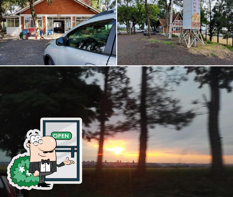 Você pode espairecer no na área externa do Salada de Frutas Dona Pamonha